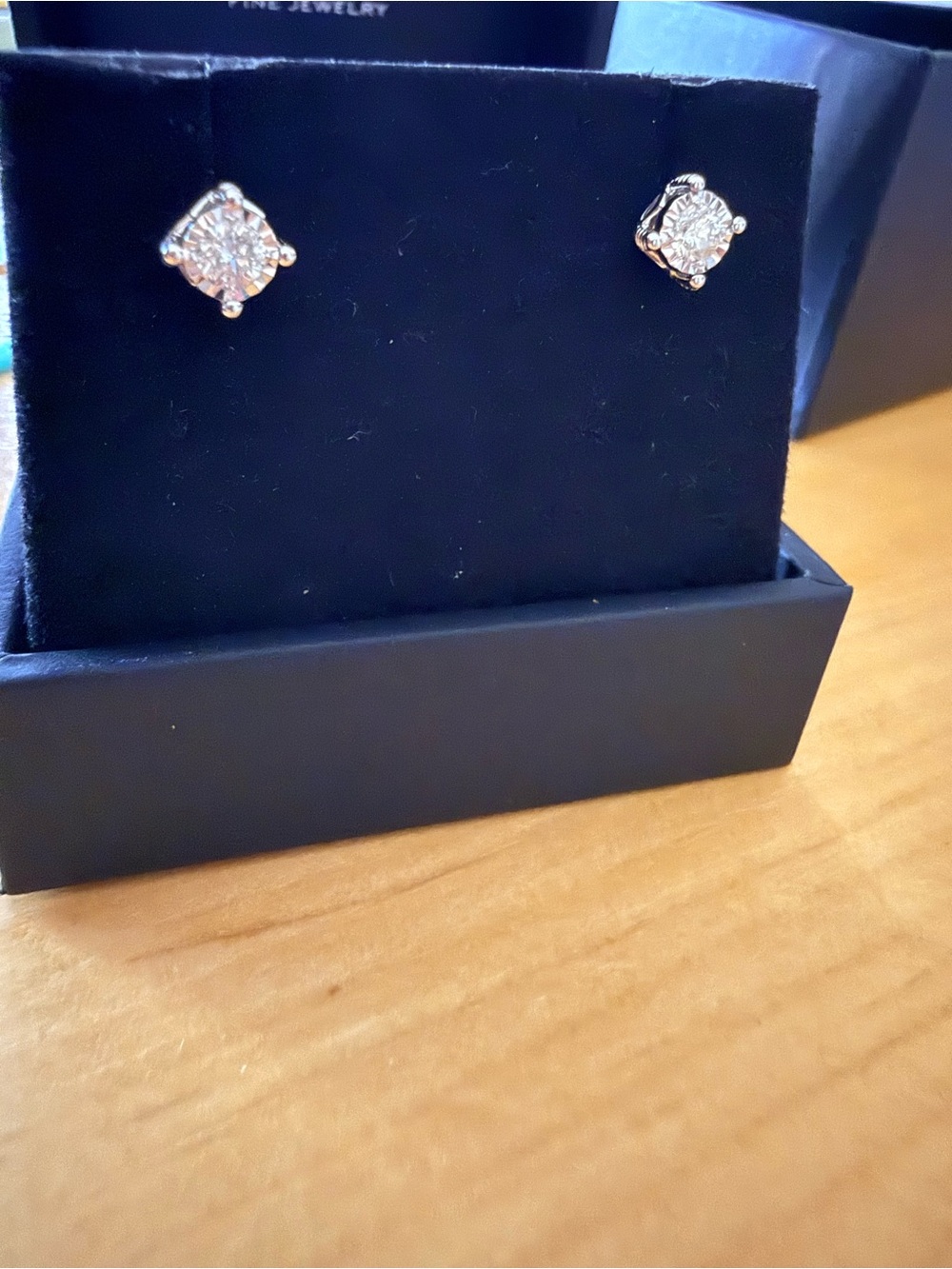 Diamond Stud Earrings w Silver - 14G - Gift Box Included
